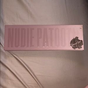 Laura lee nudie patootie palette